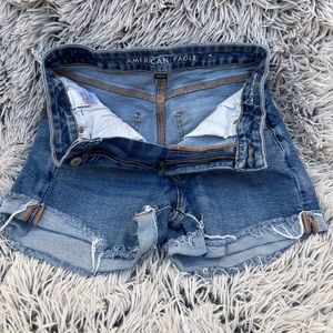 American Eagle HighWaisted Jean Shorts Size 2